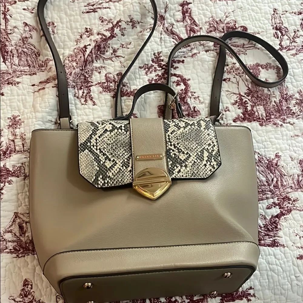 Nicole lee Tan and Black Satchel